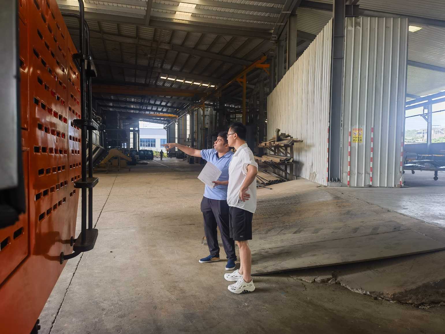 Rising South Asian Procurement Demand! Professional Indian Purchasing Clients Visit Quanzhou JINGGONG Machinery Equipment Co., Ltd to Test Sugarcane Harvester Prototypes & Negotiate Bulk Procurement Cooperation